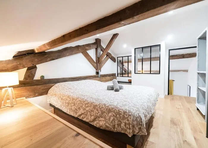 Comfortable In 2nd Train Station And Confluence Nearby Apartment