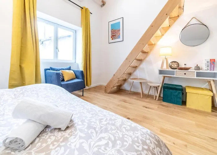Comfortable In 2nd Train Station And Confluence Nearby *